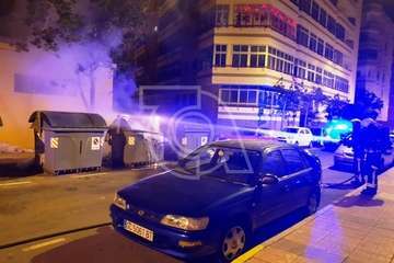 Arde un contenedor en la calle de Juan Negrín (Foto TA)